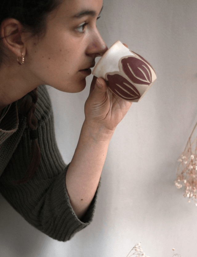 Tasse blanche 15cl "Tulipe rouge" sans anse