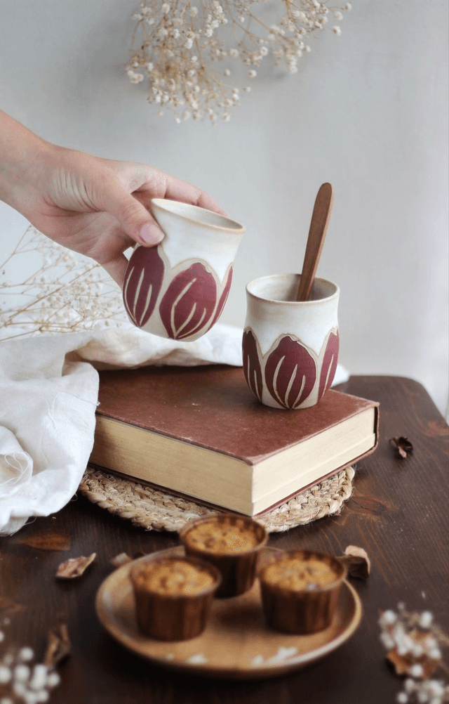 Tasse blanche 15cl "Tulipe rouge" sans anse