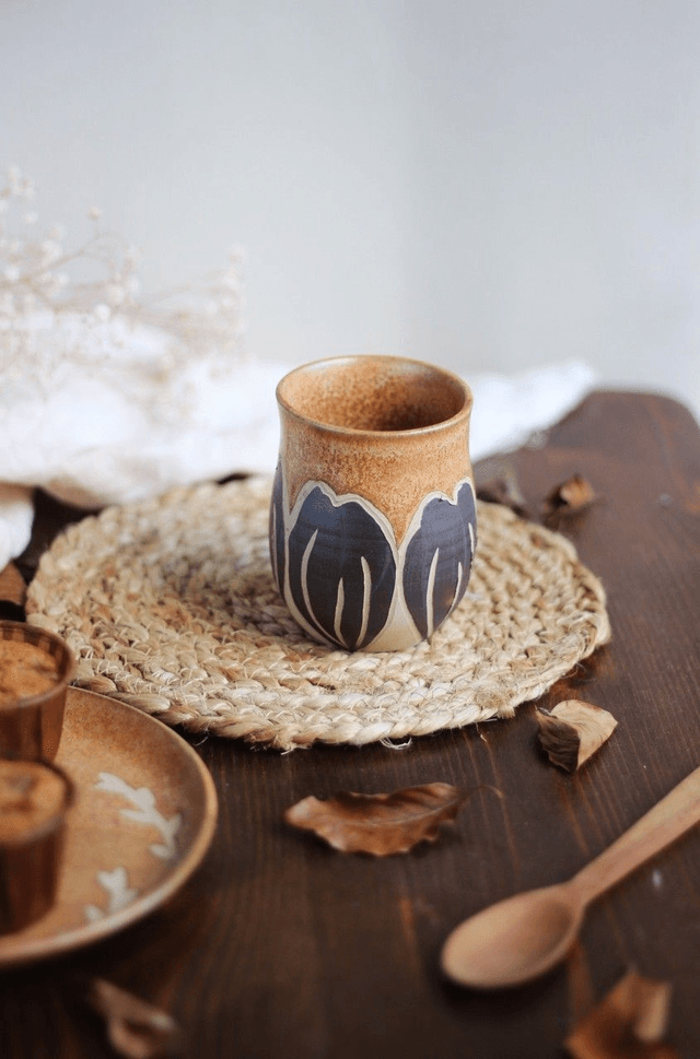 Tasse 20cl "tulipe noire" sans anse