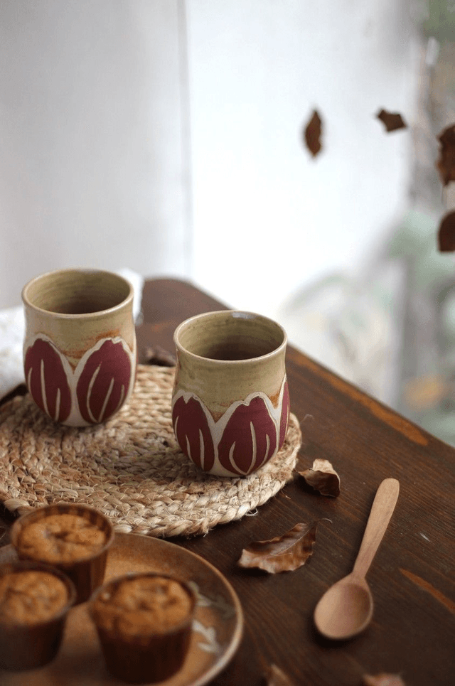 Tasse verte 20cl &quot;Tulipe rouge&quot; sans anse